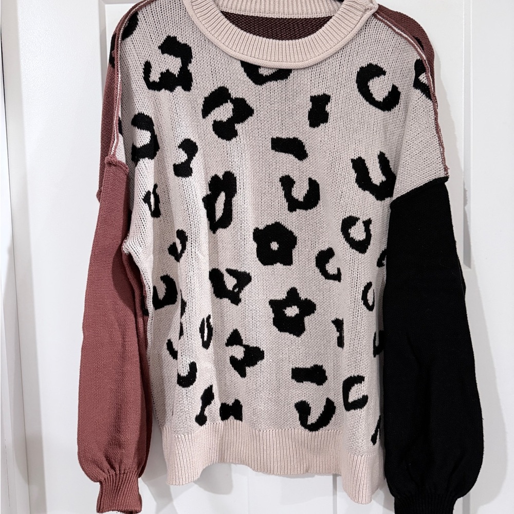 Leopard Print Colorblock Sweater - Picture 2 of 2